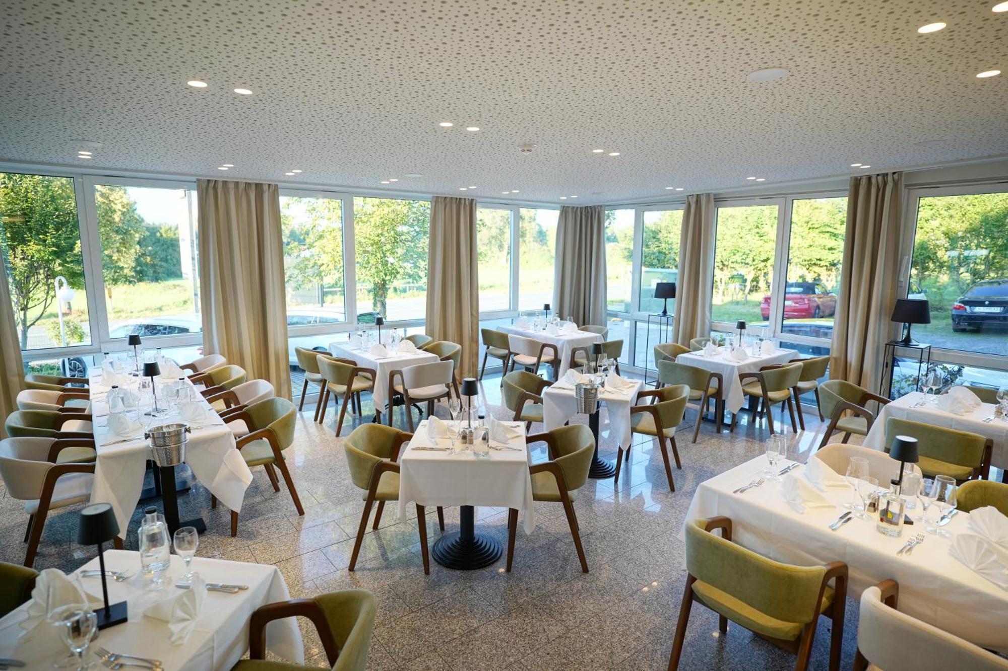 ホテル ベッスンガー フォースト Rossdorf  エクステリア 写真