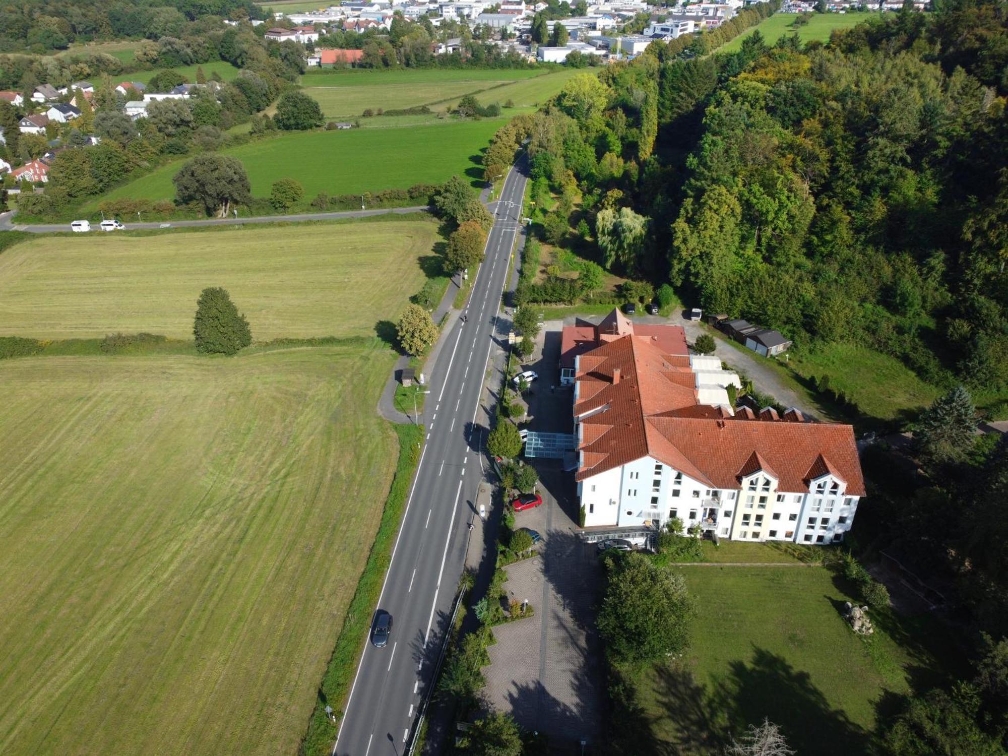 ホテル ベッスンガー フォースト Rossdorf  エクステリア 写真